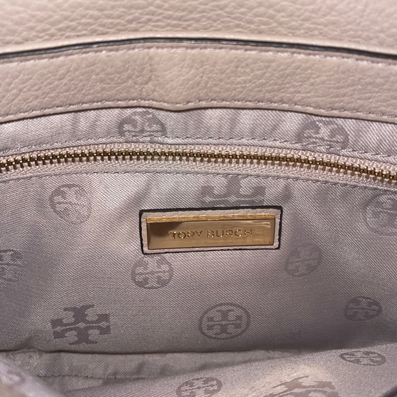 Beautiful Blush Pink Tory Burch Crossbody!! - Picture 4 of 8